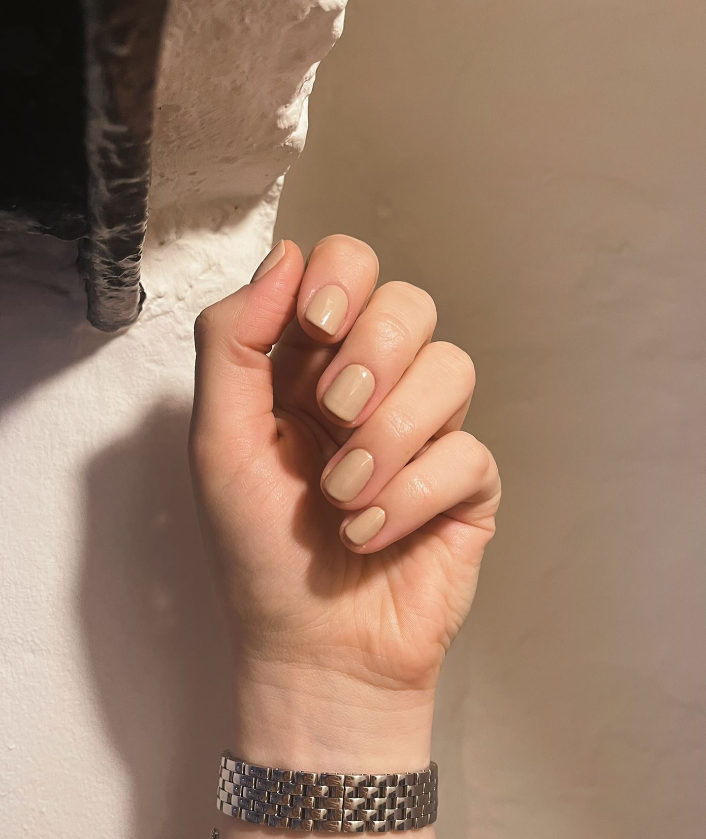 Langtidsholdbar nude manicure – sådan får du din manicure til at holde længere